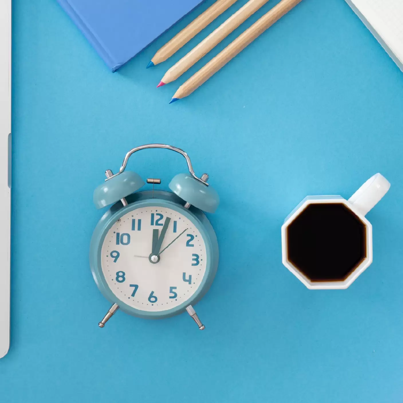 Del reloj checador a la experiencia digital del tiempo trabajado